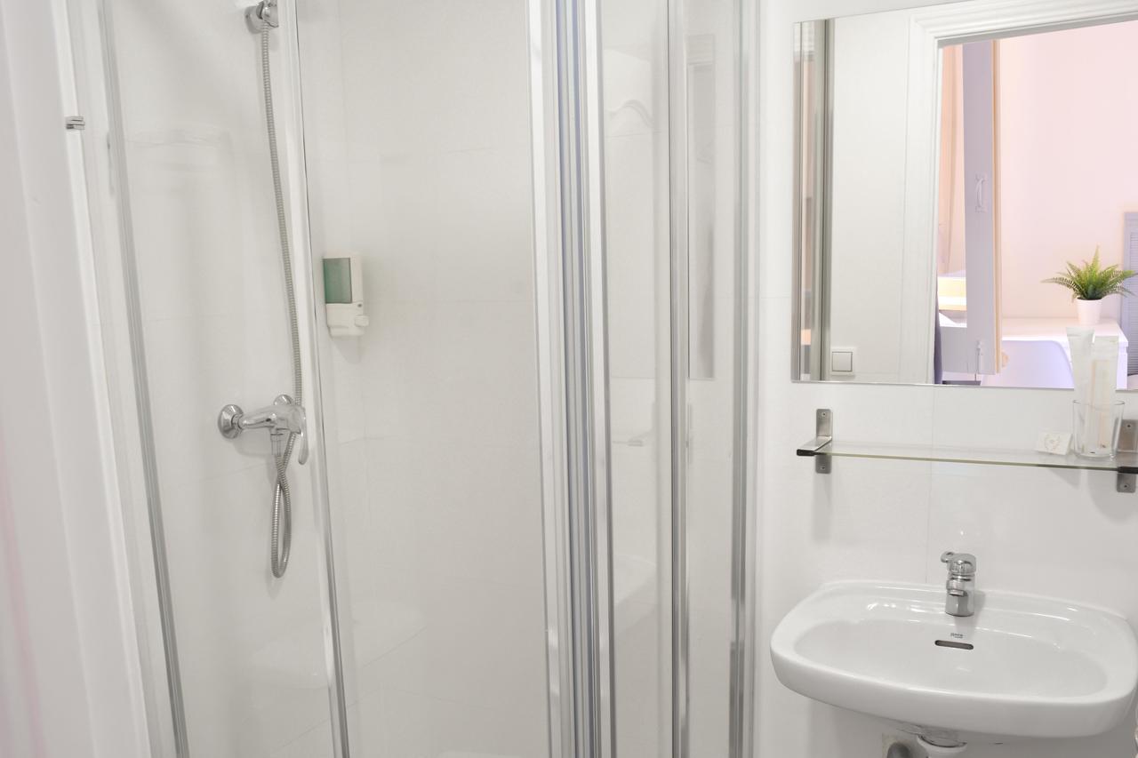 Hostal Guestped Madrid Eksteriør bilde